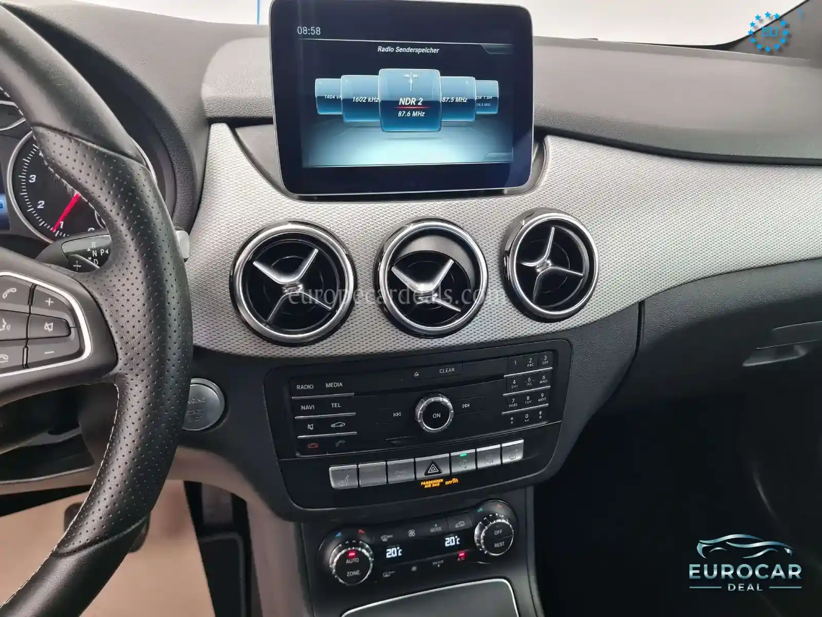 Mercedes-Benz B 180