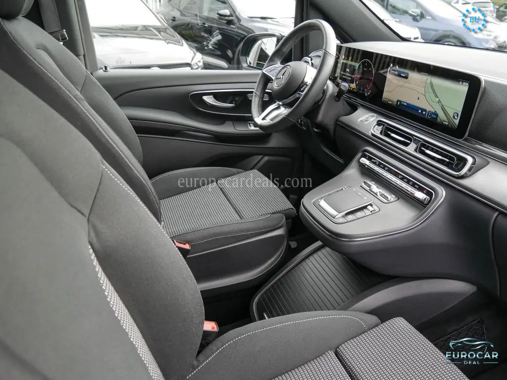 Mercedes-Benz V 220