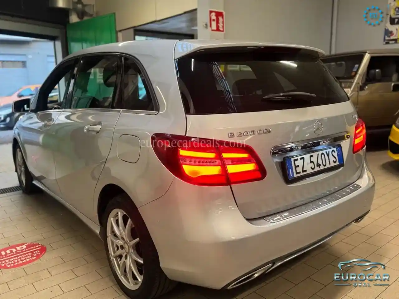 Mercedes-Benz B 200