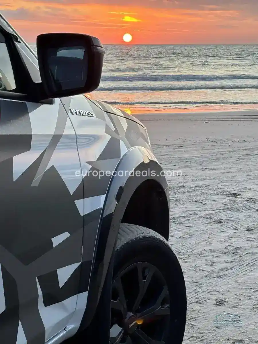 Double Cab 4WD V-CROSS A/T MODE-CAB Fahrw.