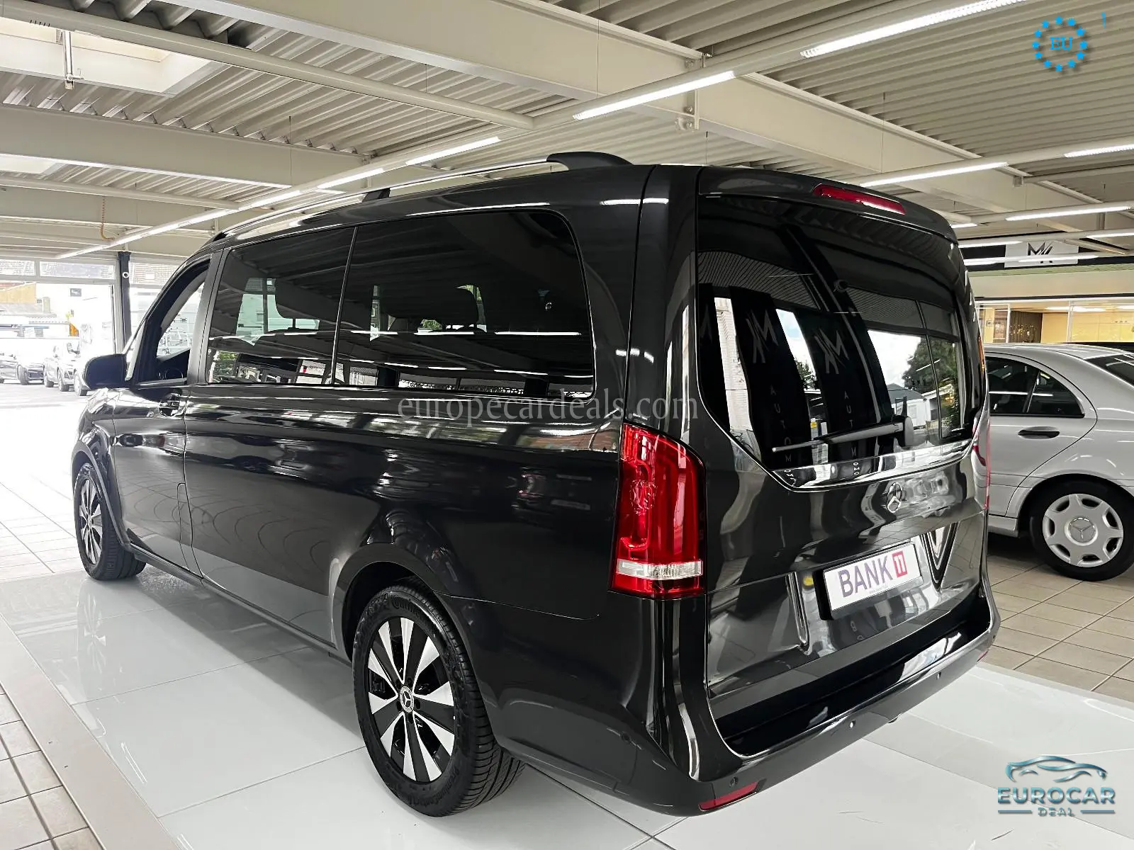Mercedes-Benz V 220