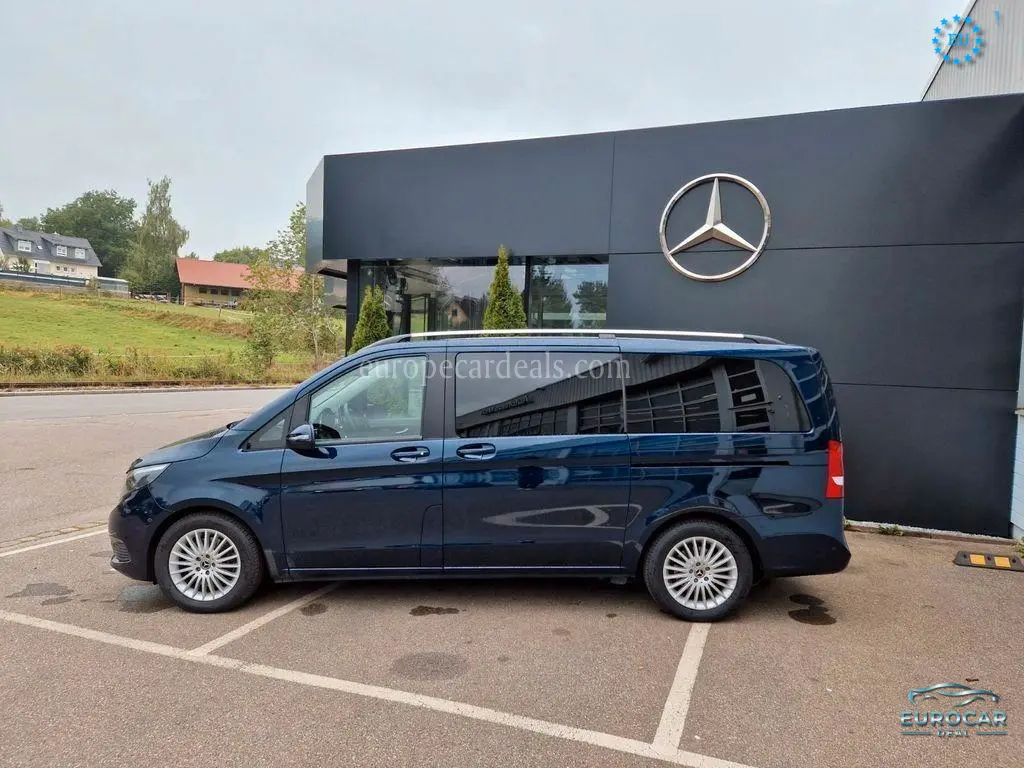 Mercedes-Benz V 220