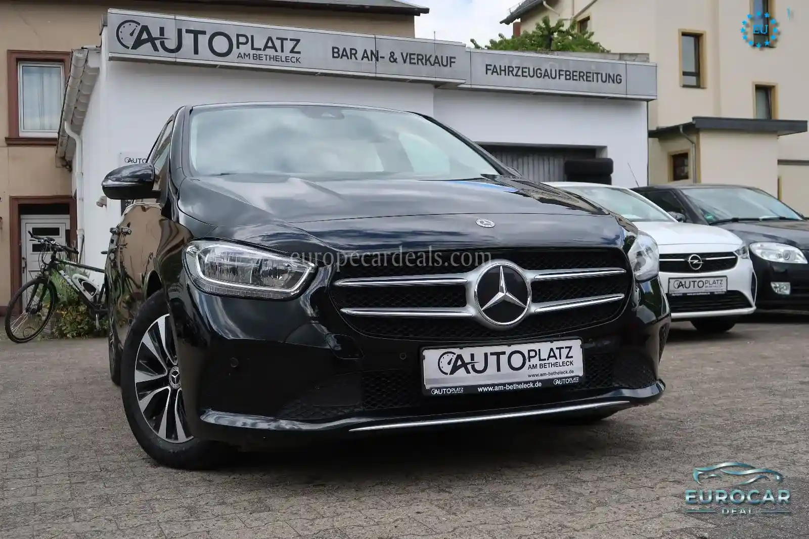 Mercedes-Benz B 180