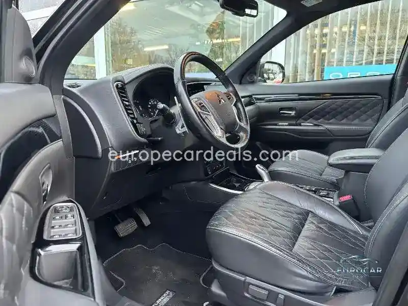 Mitsubishi Plug-in Hybrid Outlander