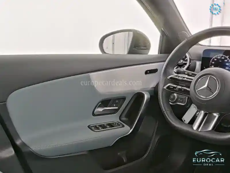 Mercedes-Benz A 220
