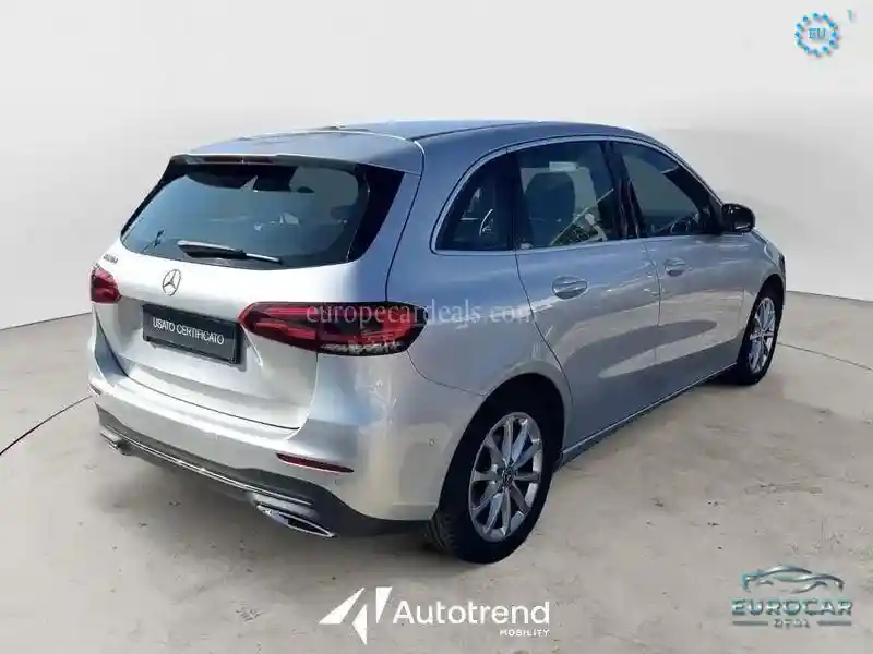 Mercedes-Benz B 180