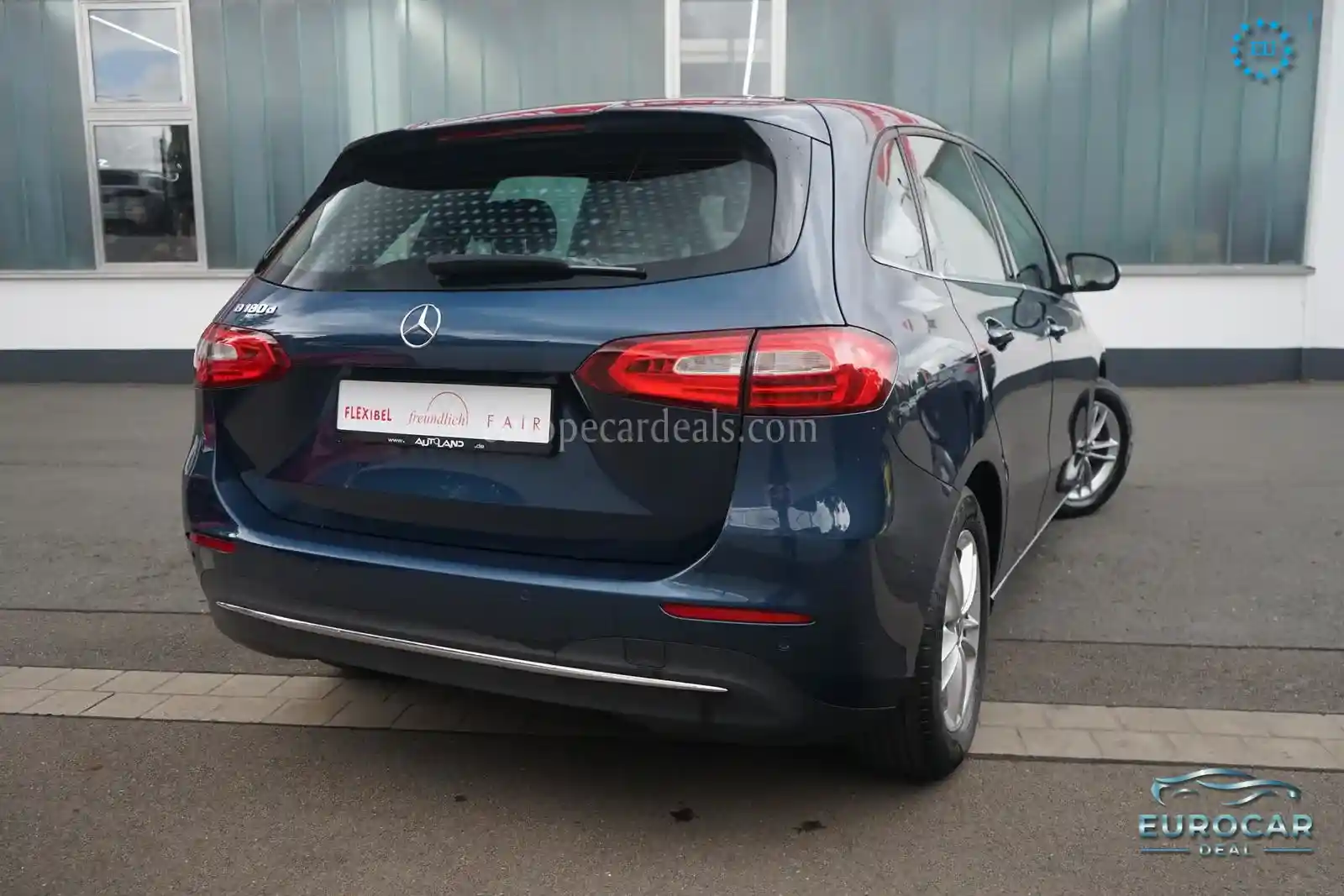 Mercedes-Benz B 180