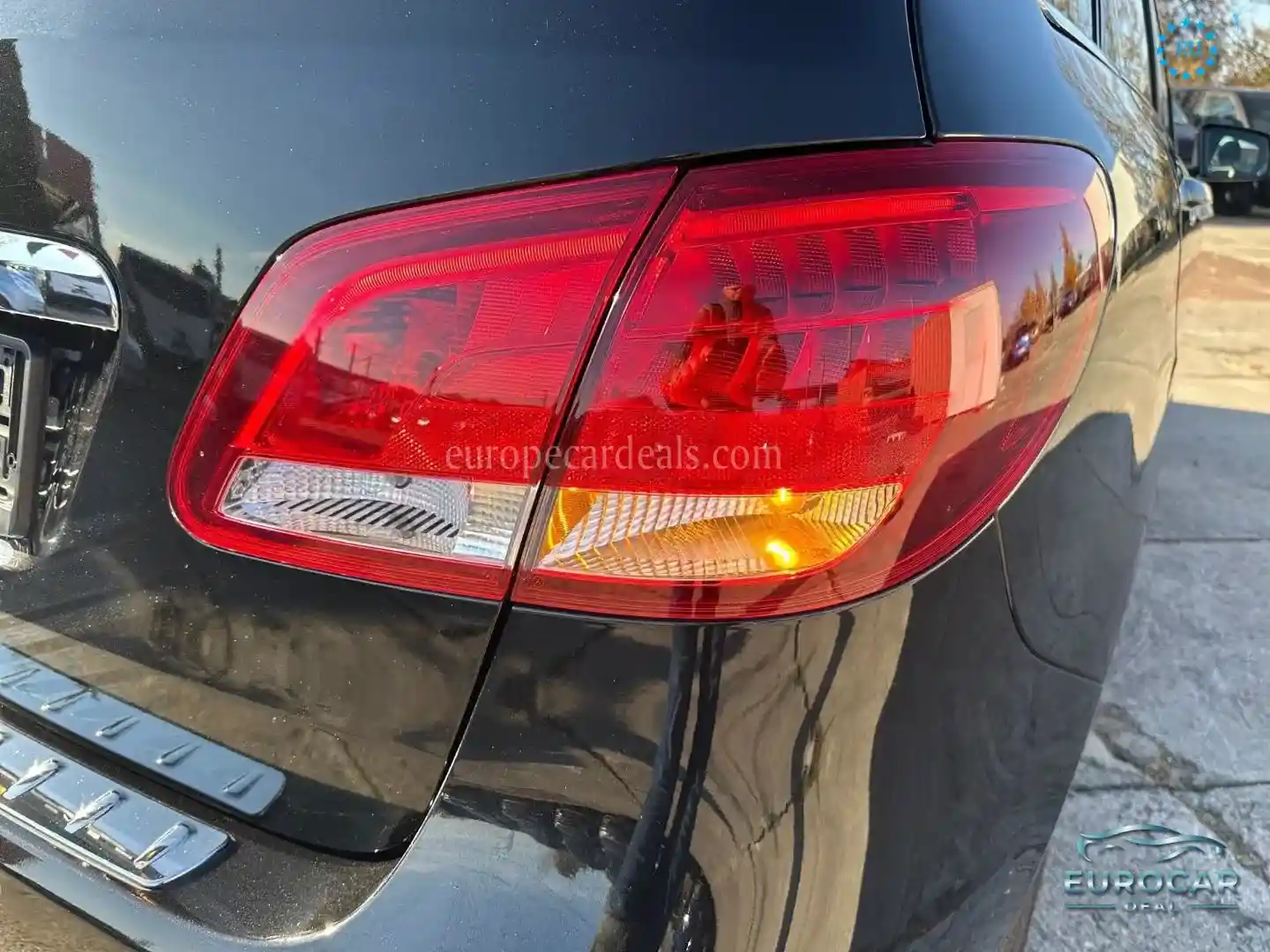 Mercedes-Benz B 180