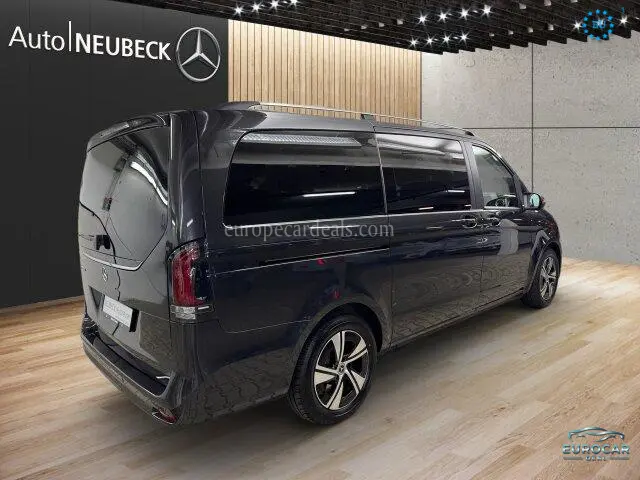 Mercedes-Benz V 220