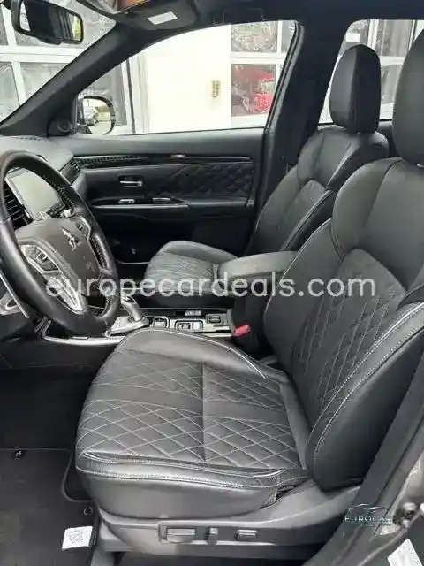Mitsubishi Plug-in Hybrid Outlander