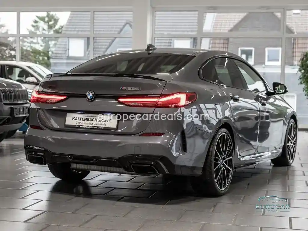 BMW M235