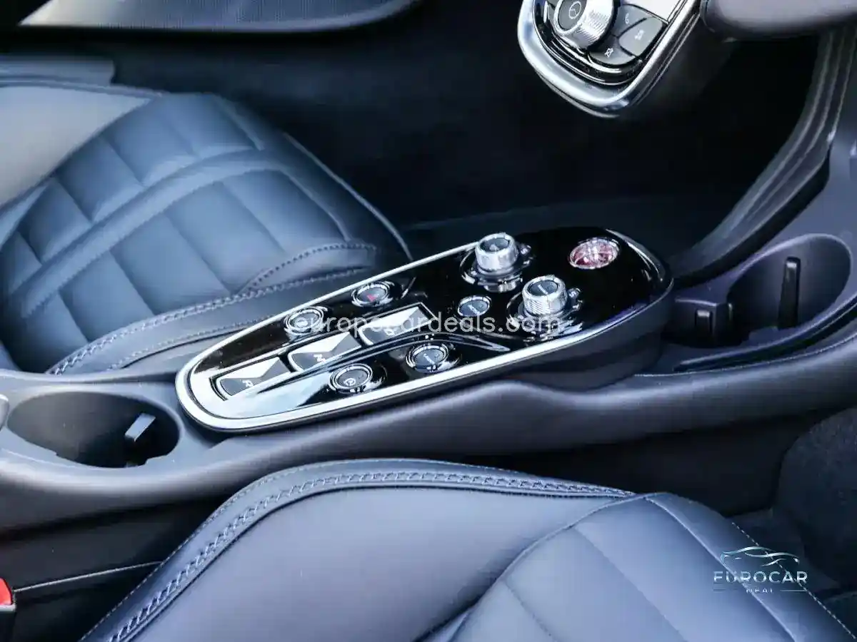 McLaren GTS