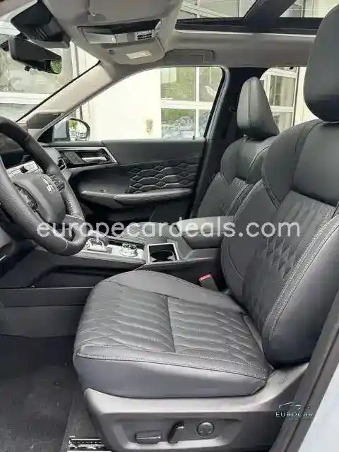 Mitsubishi Plug-in Hybrid Outlander