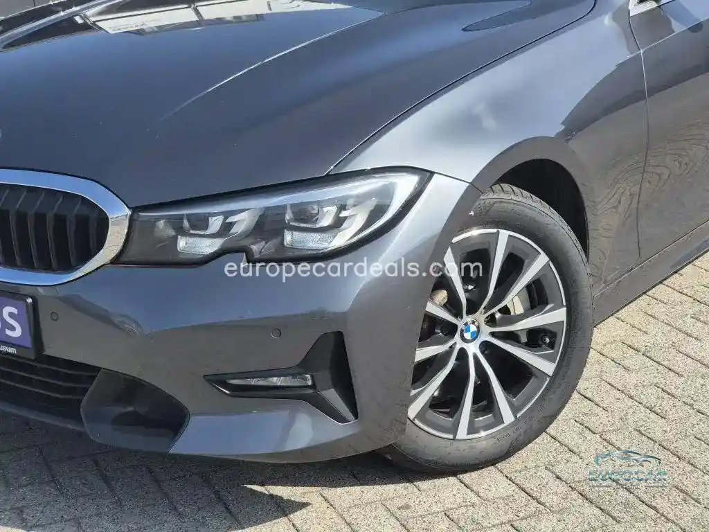 BMW 330