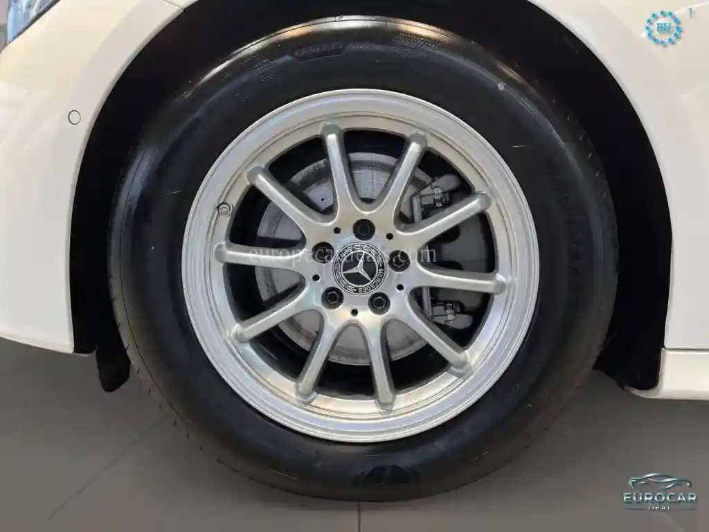 Mercedes-Benz E 200