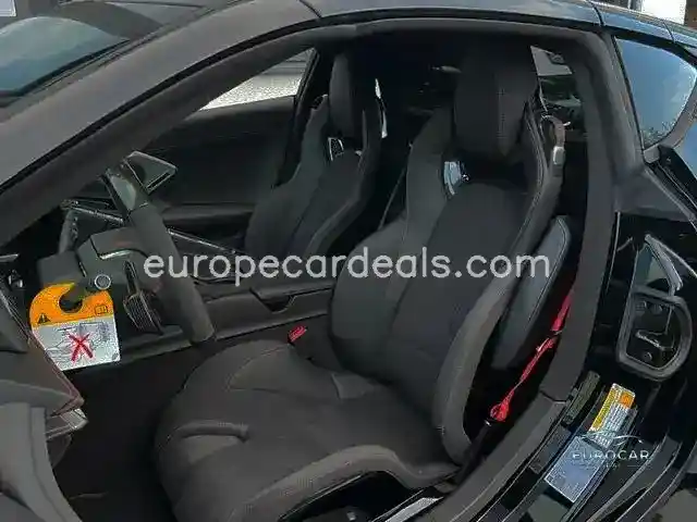 Corvette C8