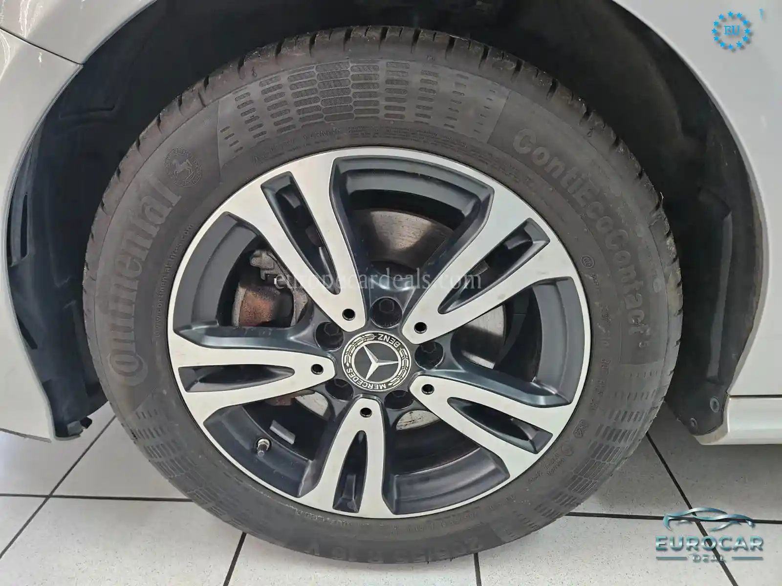 Mercedes-Benz B 180