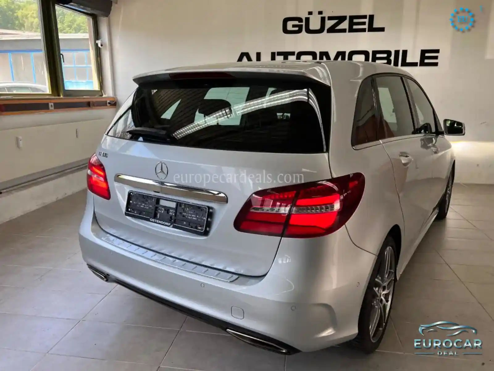 Mercedes-Benz B 180