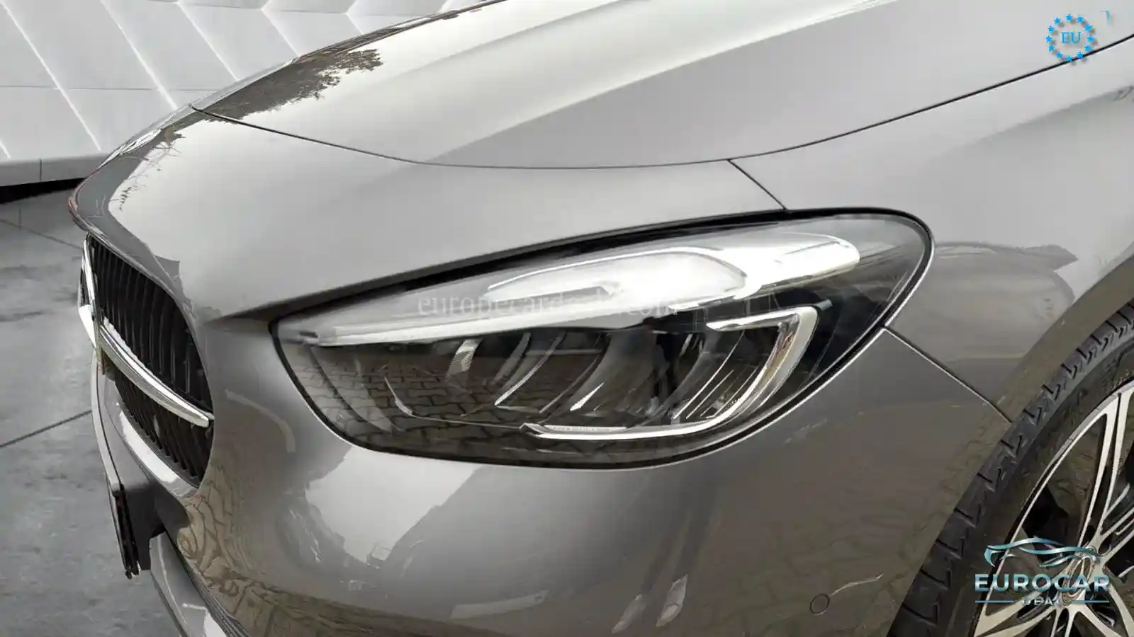 Mercedes-Benz B 180
