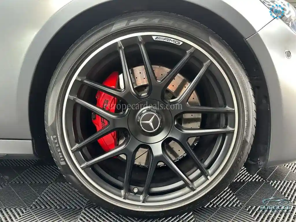 Mercedes-Benz E 63 AMG