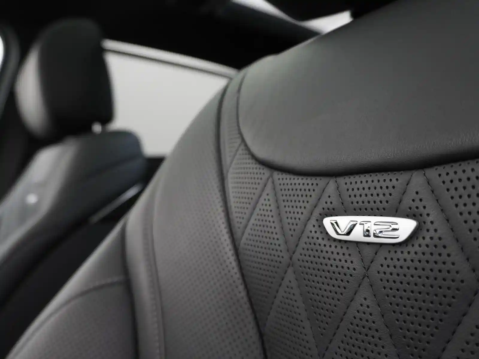 Mercedes-Benz S 600