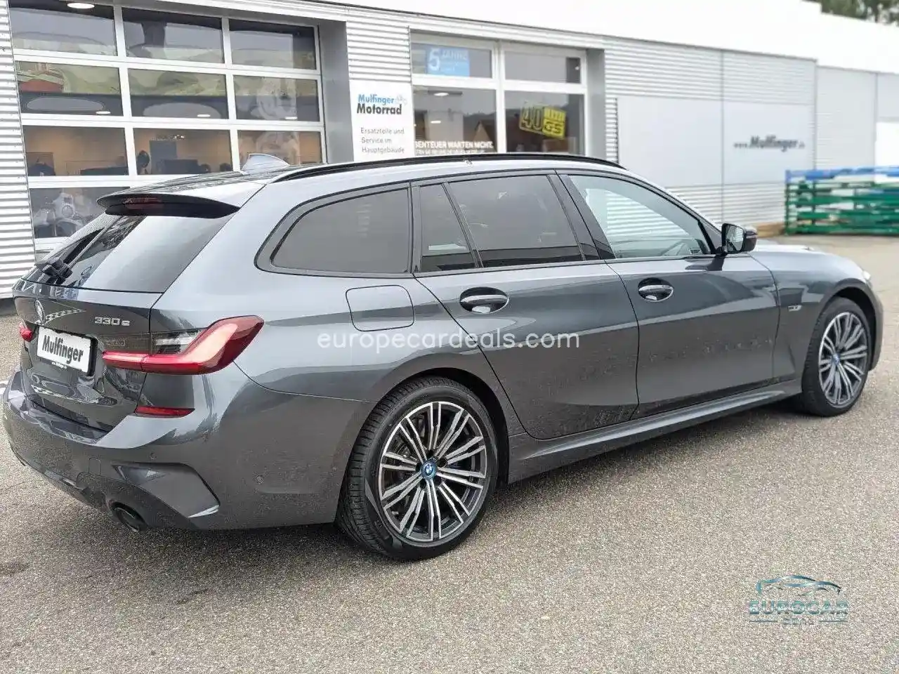 BMW 330