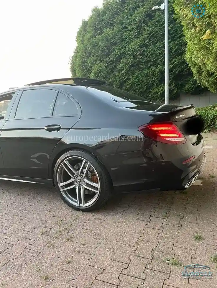 Mercedes-Benz E 63 AMG