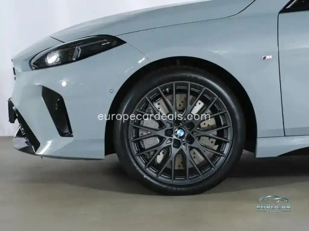 BMW M235