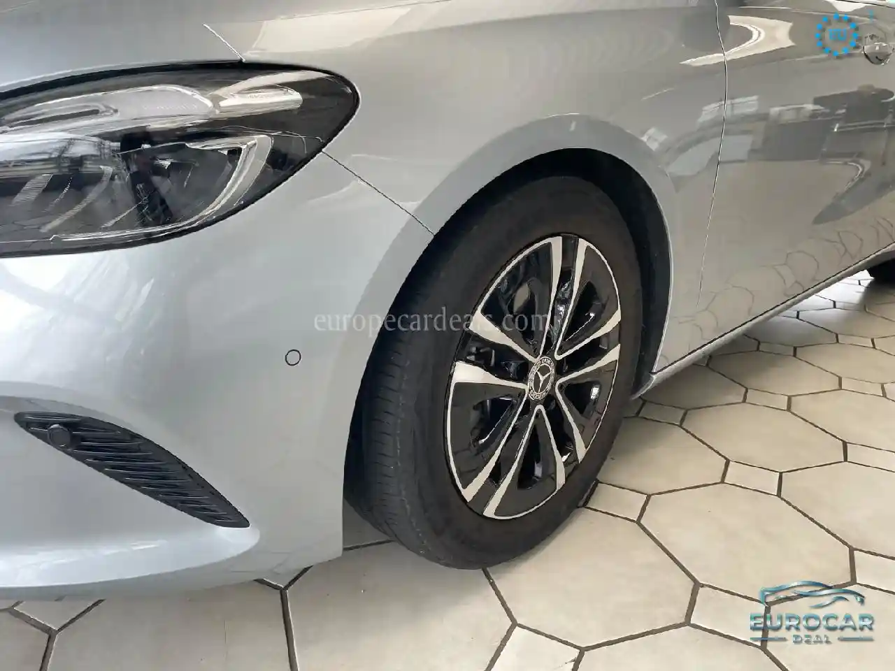 Mercedes-Benz B 200