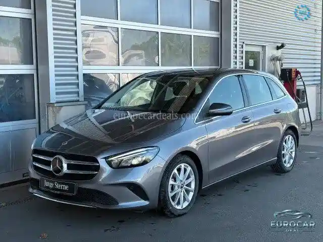 Mercedes-Benz B 180