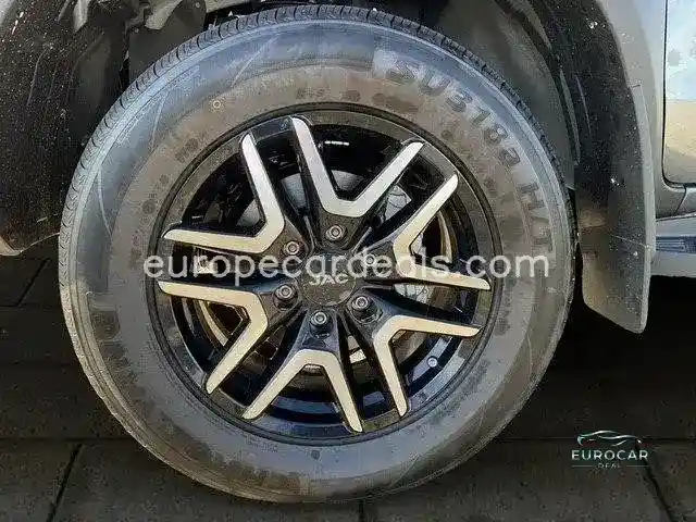 JAC 8 Pro
