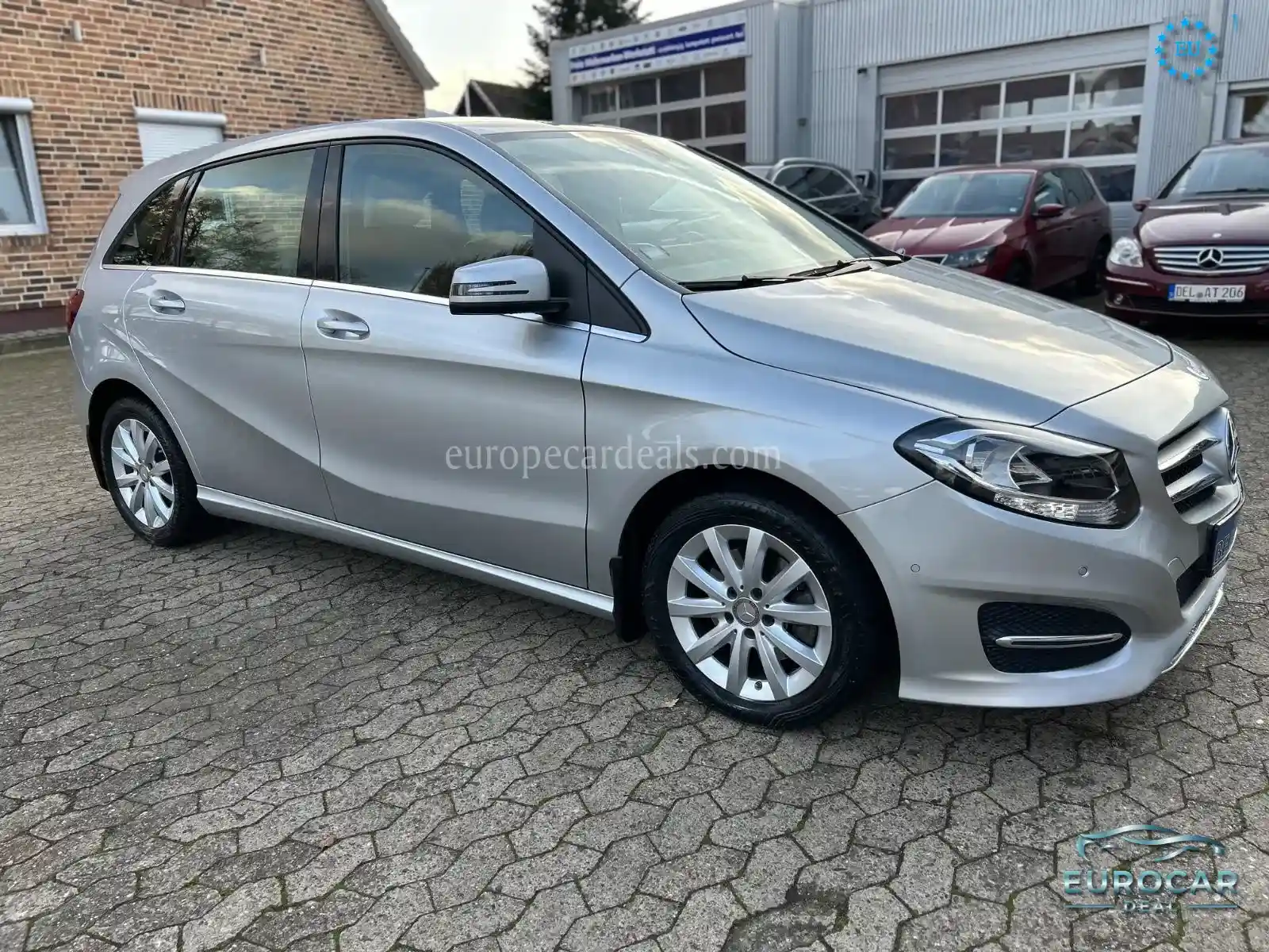 Mercedes-Benz B 180