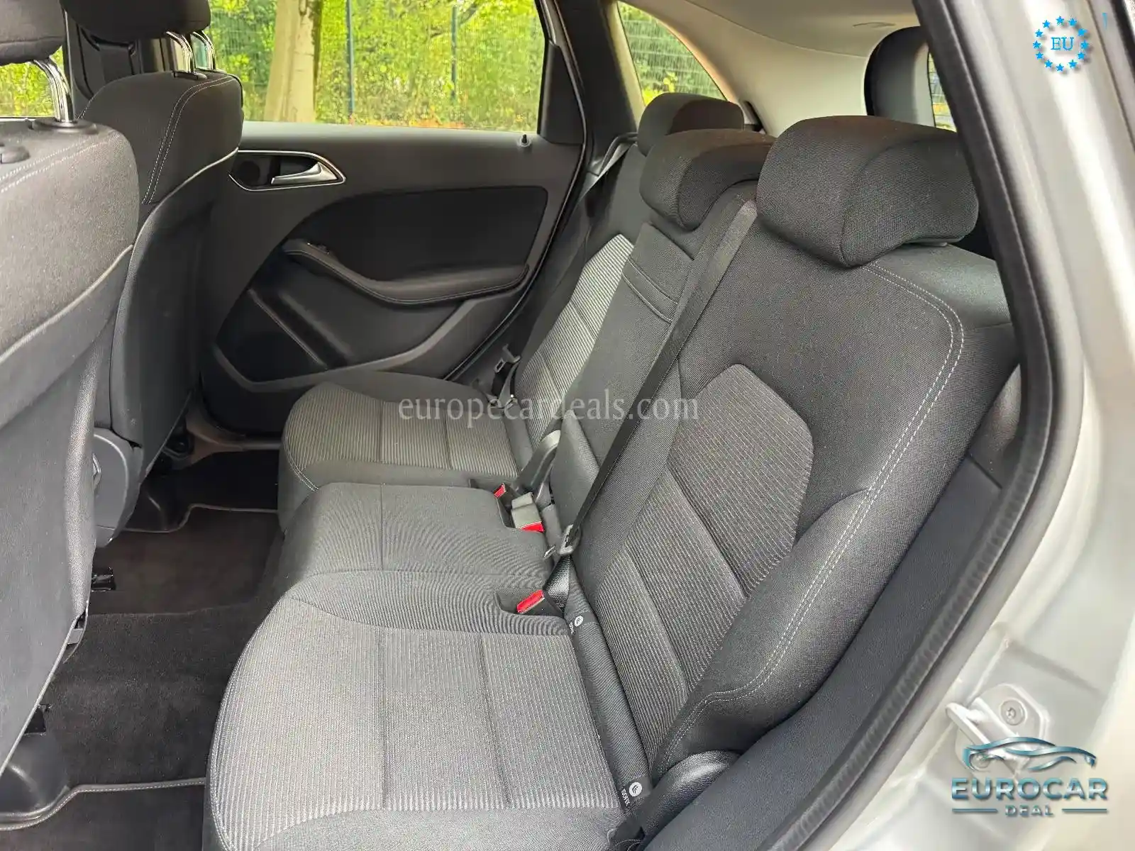 Mercedes-Benz B 180