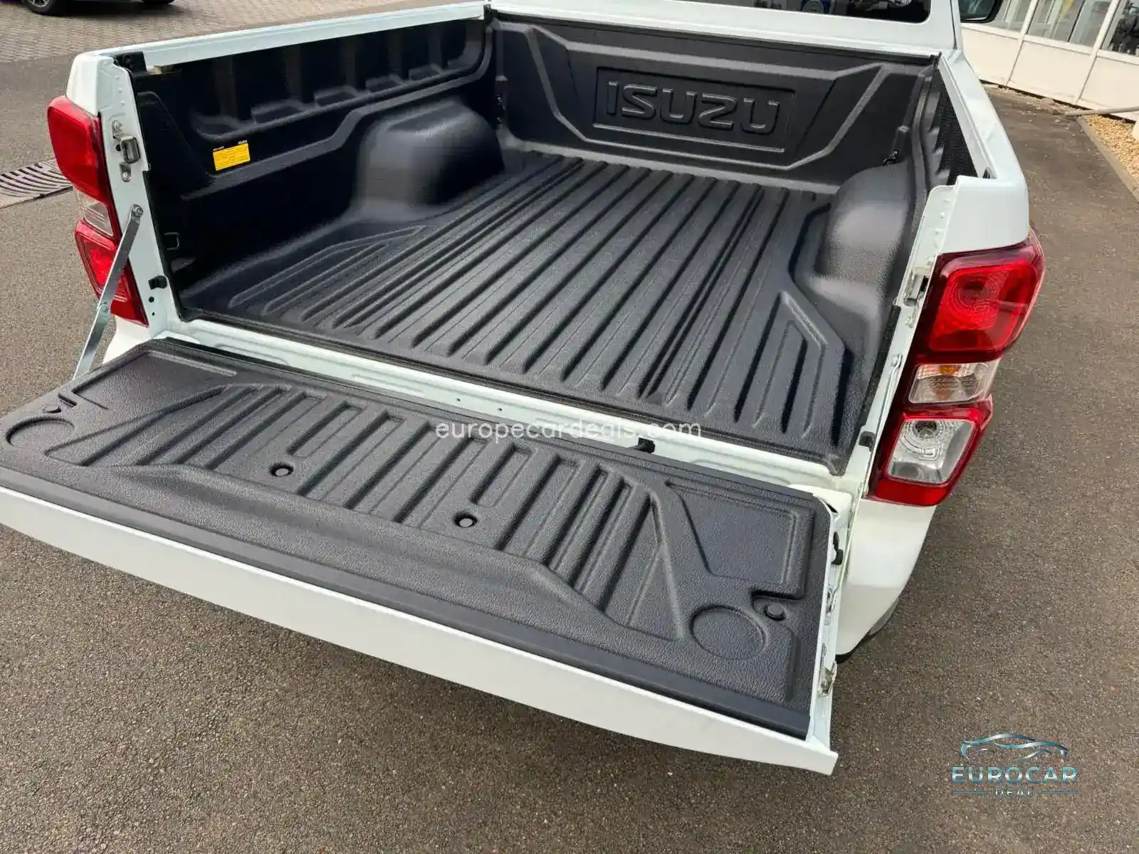 Space Cab 4X4 LS AT 2025