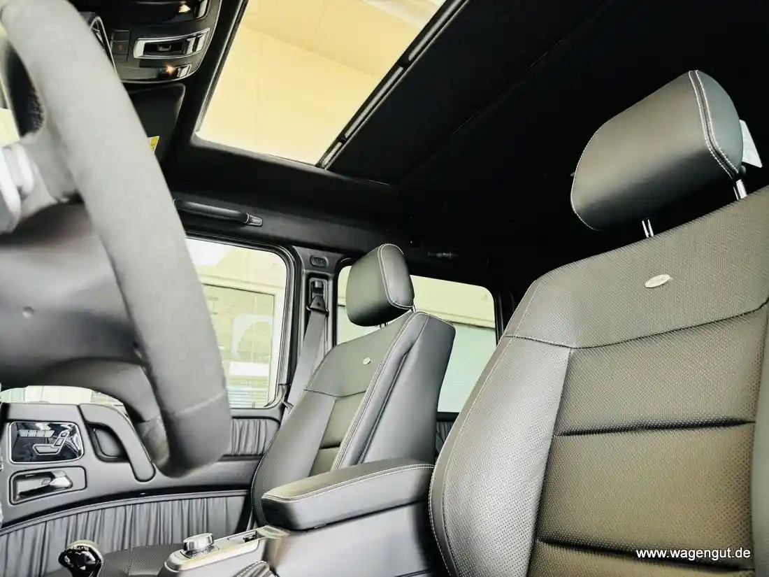 Mercedes-Benz G 500