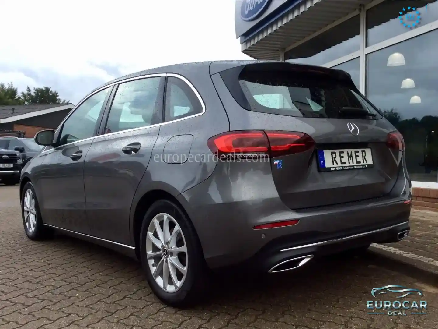 Mercedes-Benz B 180