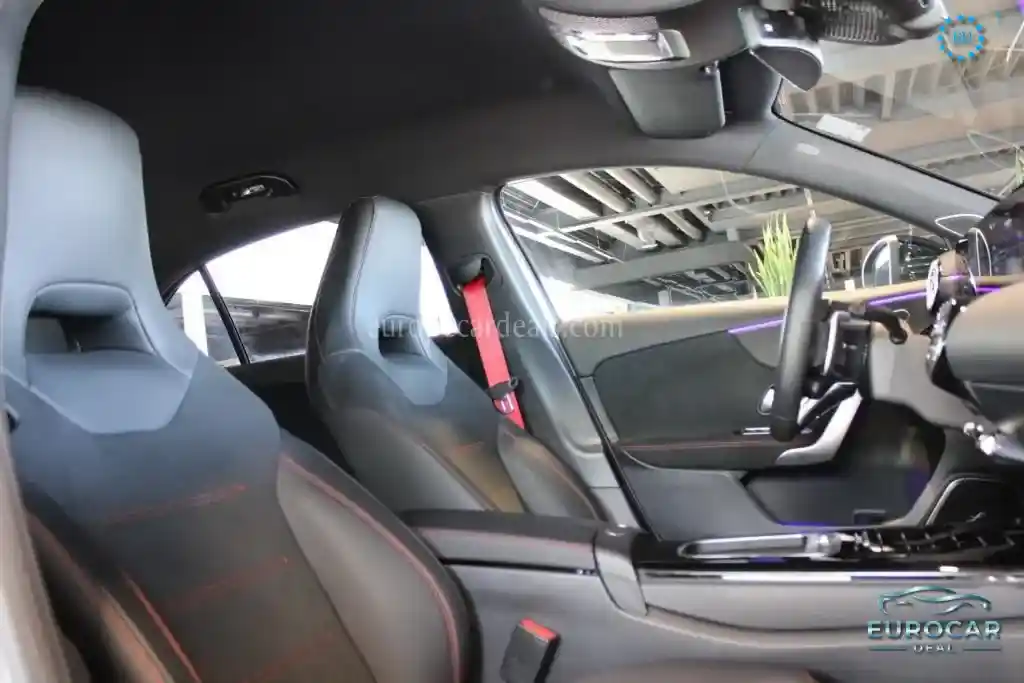 Mercedes-Benz A 35 AMG