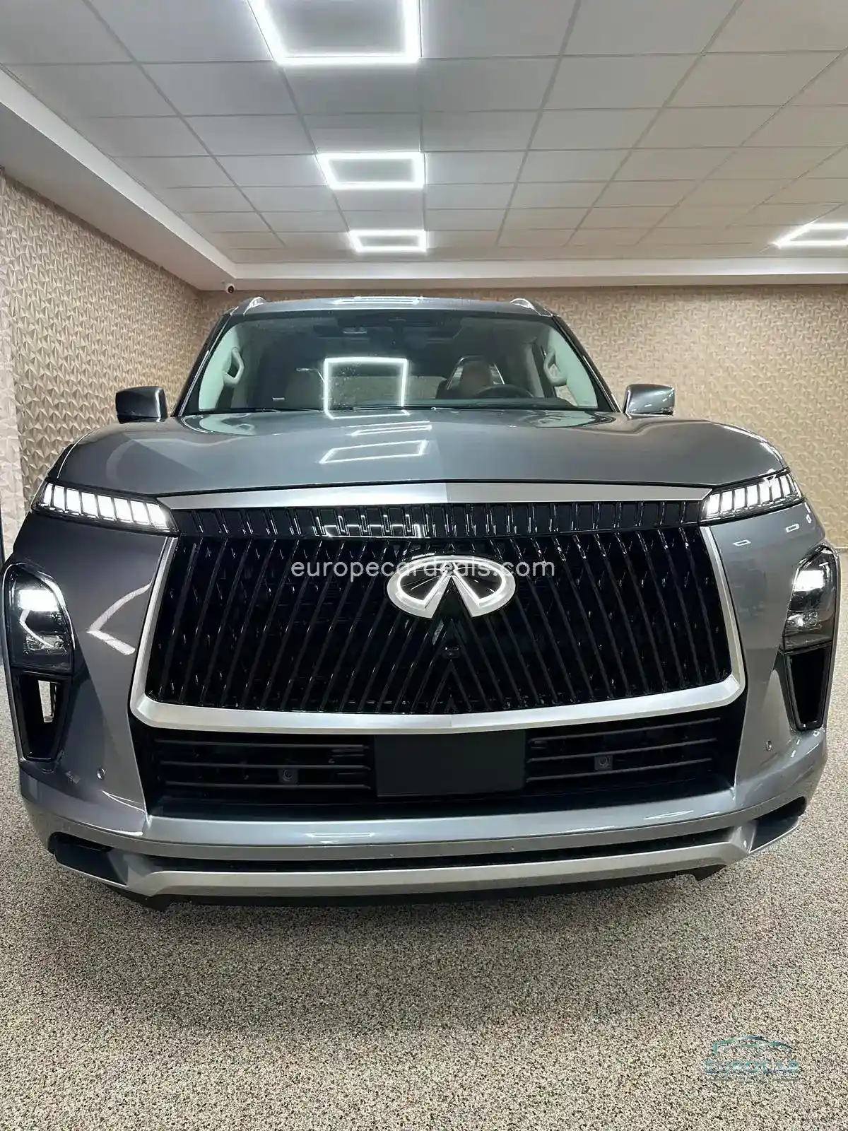 Infiniti QX80