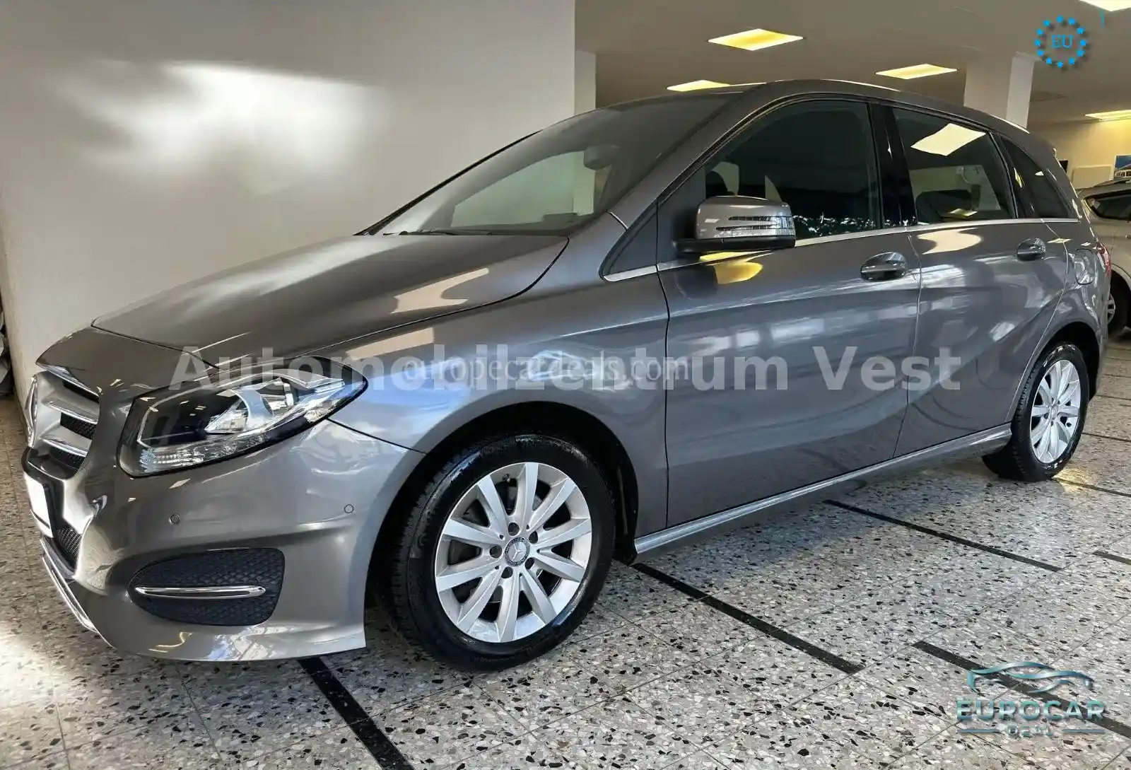 Mercedes-Benz B 180