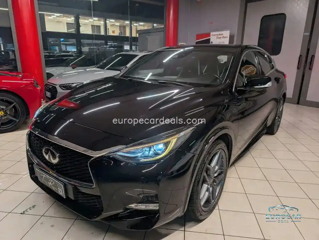 Infiniti Q30