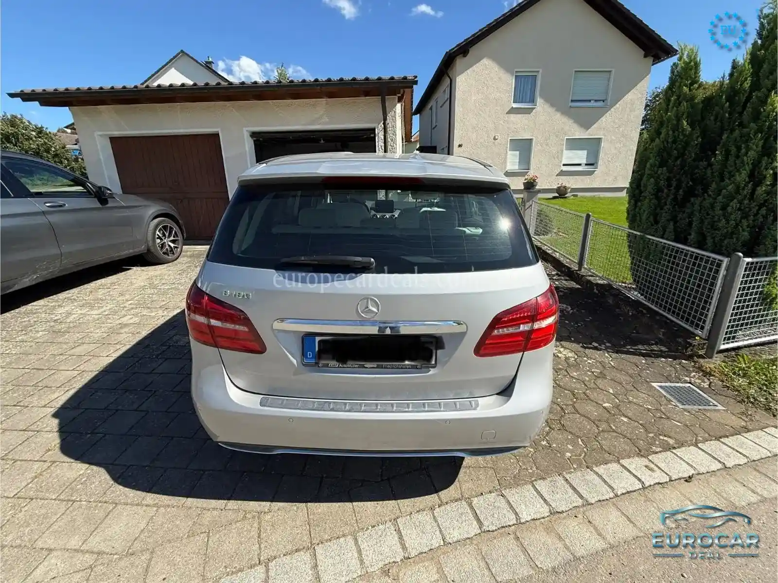 Mercedes-Benz B 180
