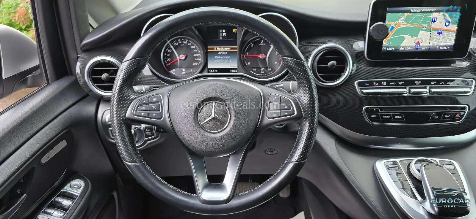 Mercedes-Benz V 220