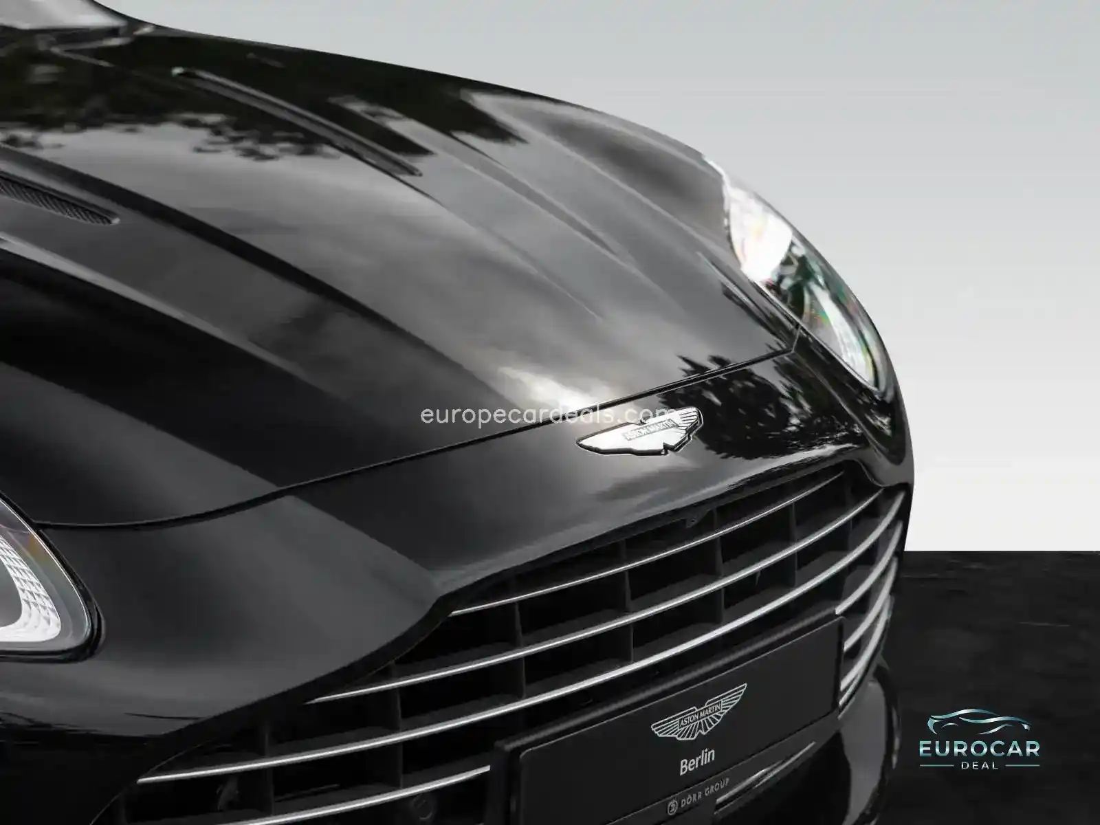 Aston Martin DB12