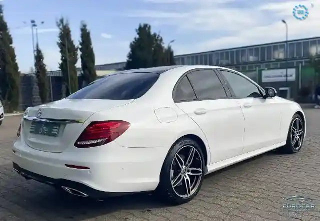 Mercedes-Benz E 400