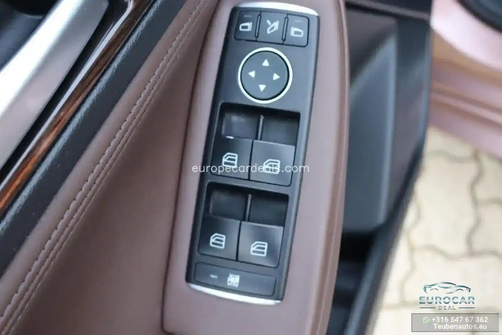 Infiniti Q30
