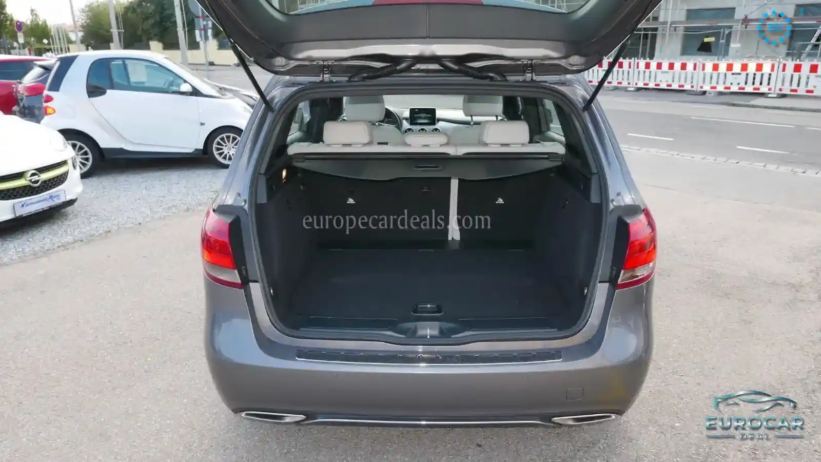 Mercedes-Benz B 180