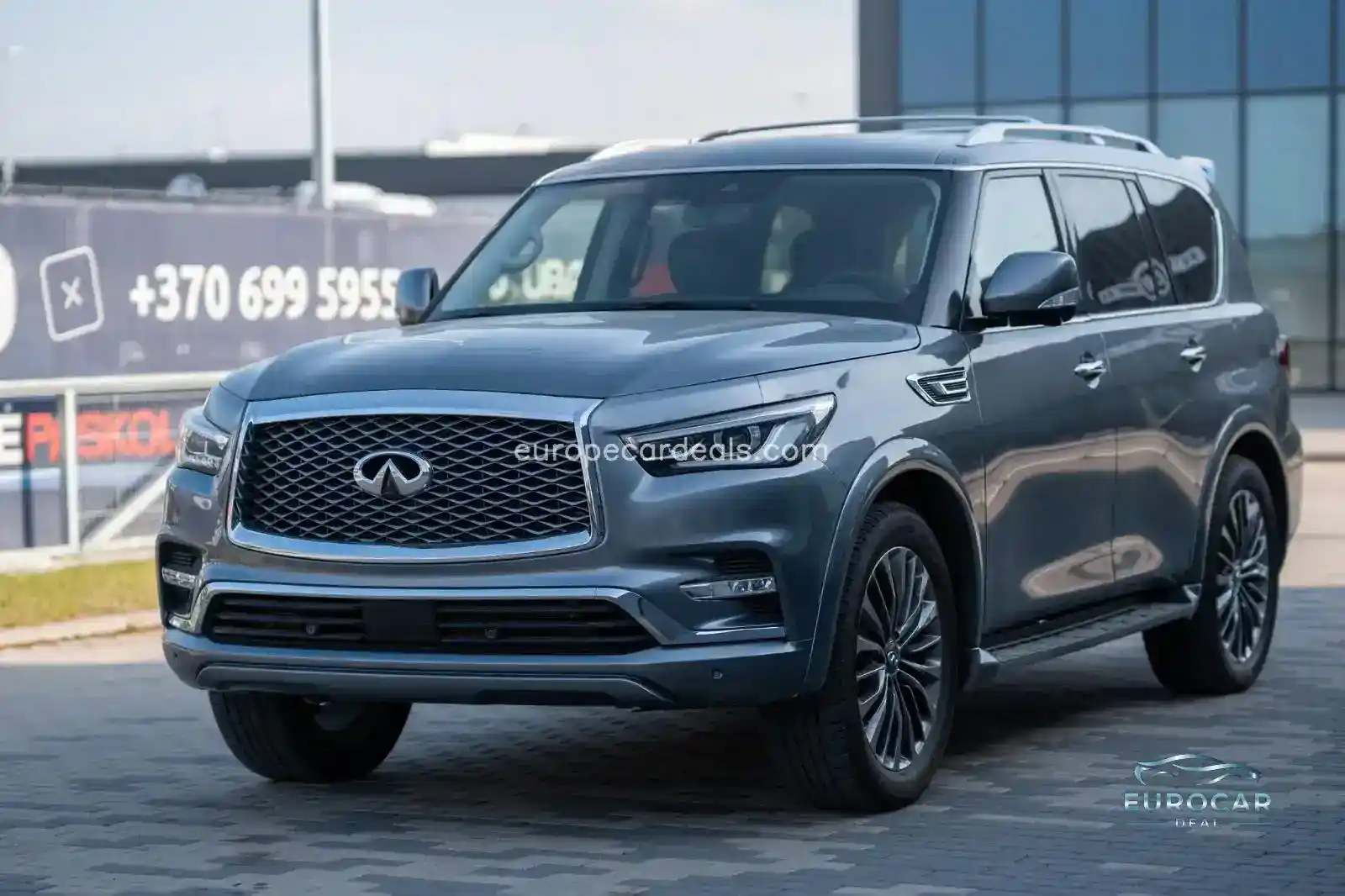 Infiniti QX80
