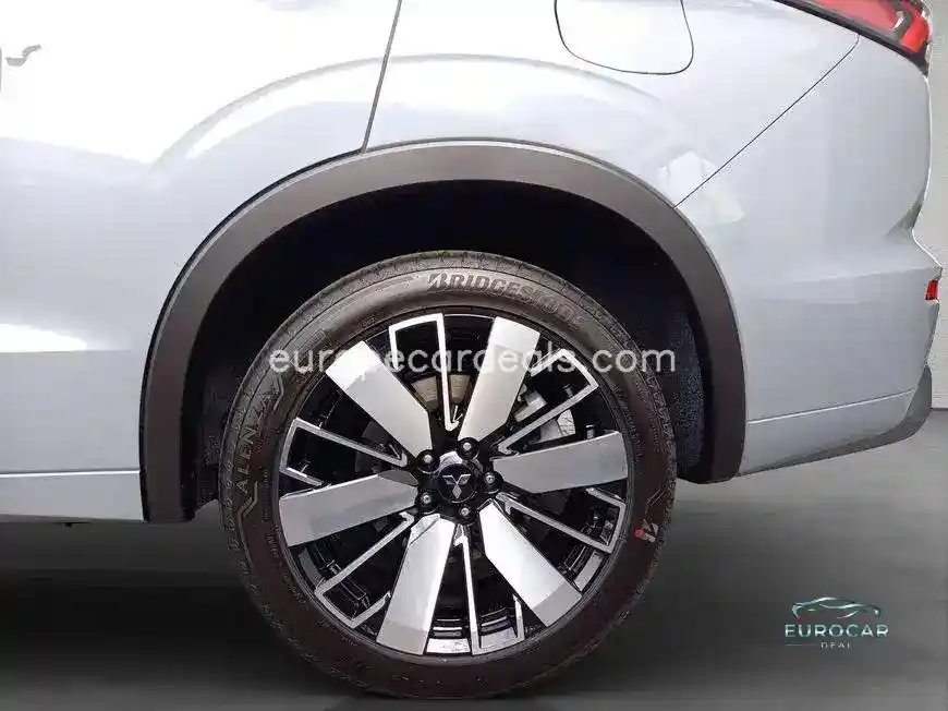 Mitsubishi Plug-in Hybrid Outlander