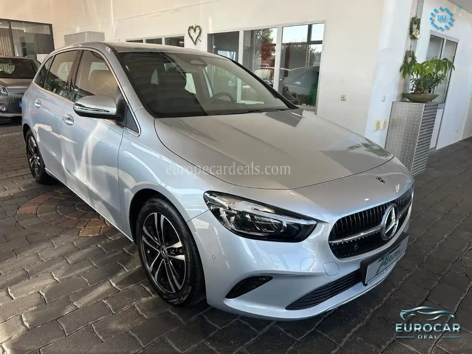 Mercedes-Benz B 180
