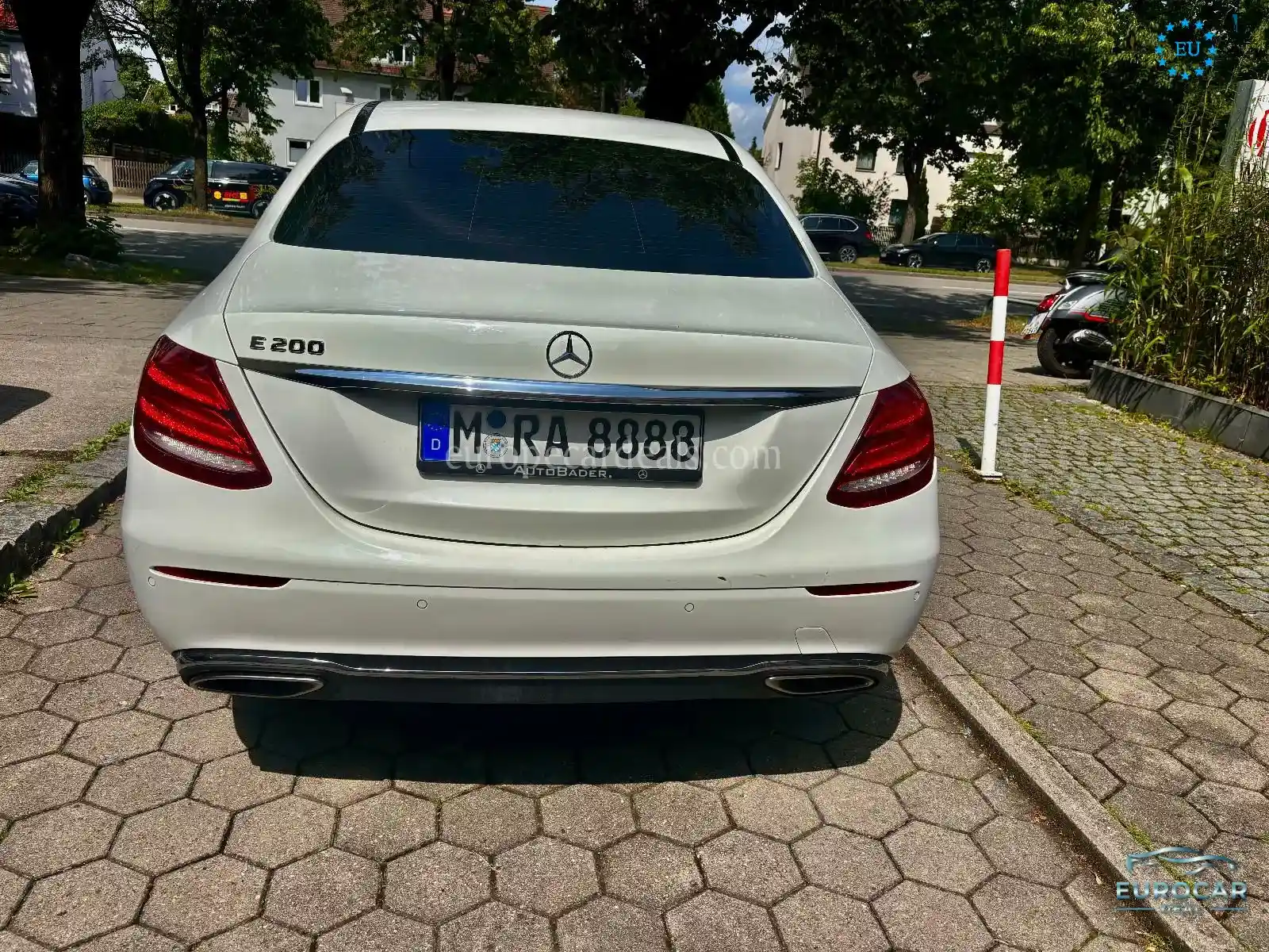 Mercedes-Benz E 200